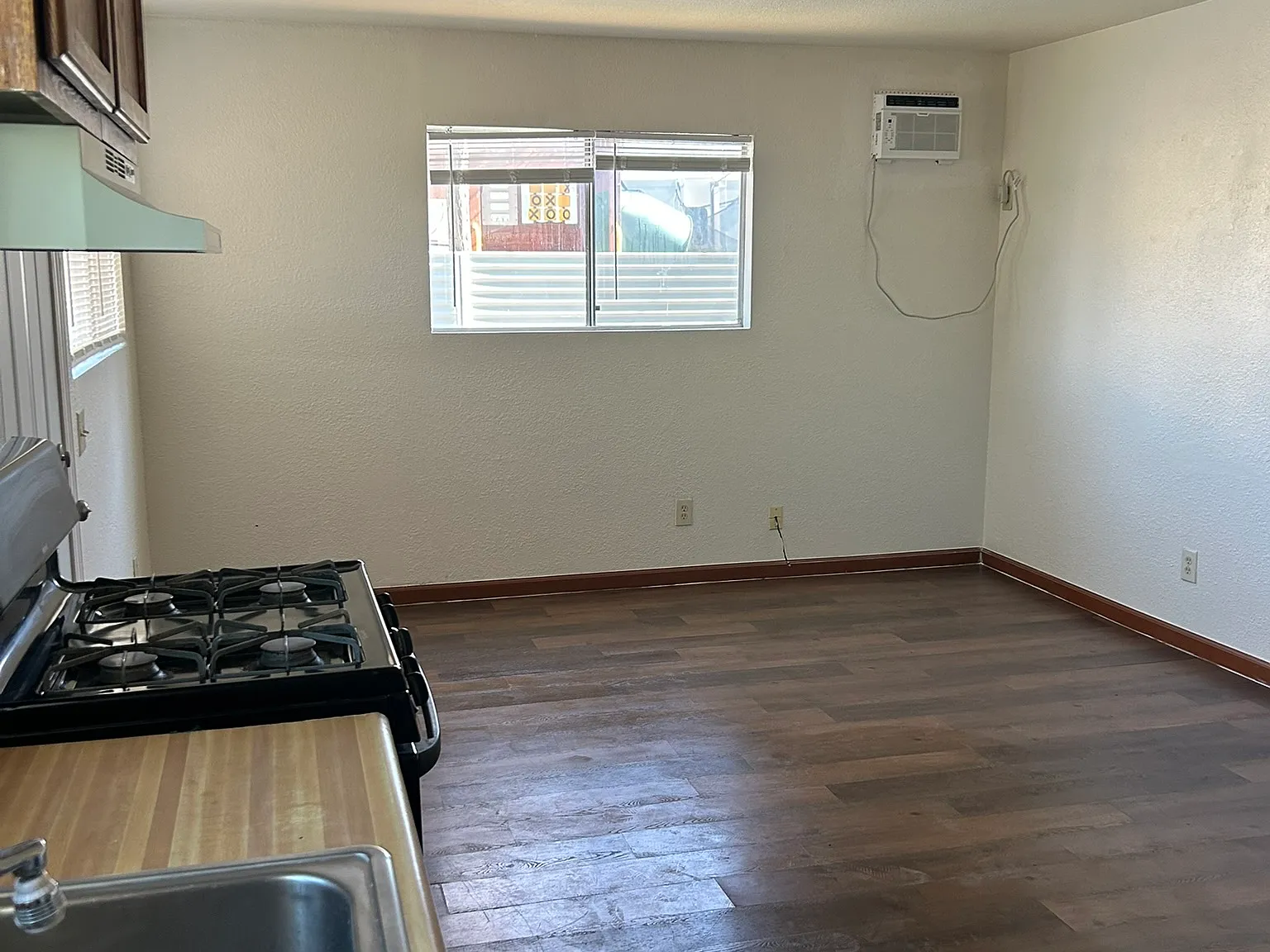 2 bed, 602 sqft, $1,900 — Photo 2
