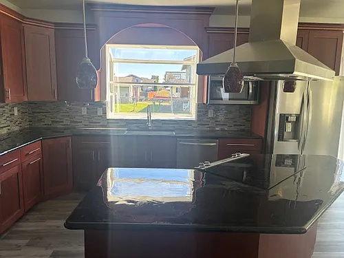 560 Algona Blvd N Photo 1