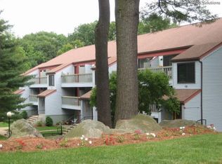 17 Larkspur Way APT 1, Natick, MA 01760