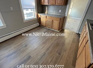 21 Pearl St APT 2, Auburn, ME 04210