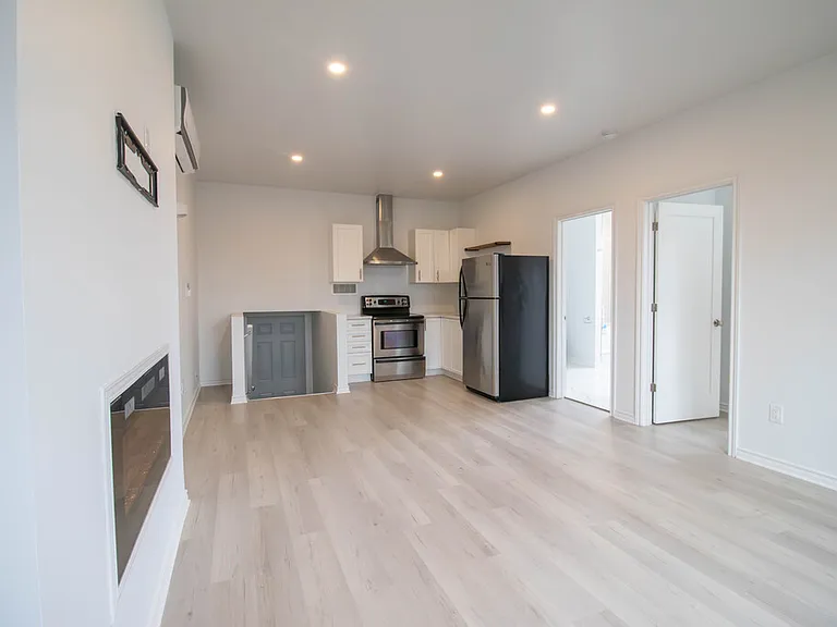 6748 Winston St — Photo 4