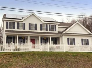 24 Monroe St, Amesbury, MA 01913