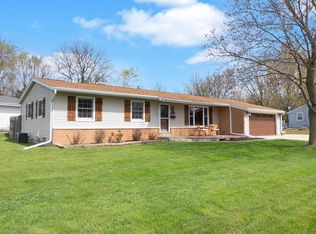 N90W18428 Princeway Dr, Menomonee Falls, WI 53051