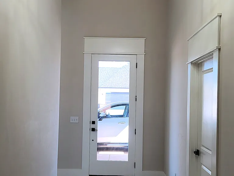 9304 SW 35th St — Photo 3