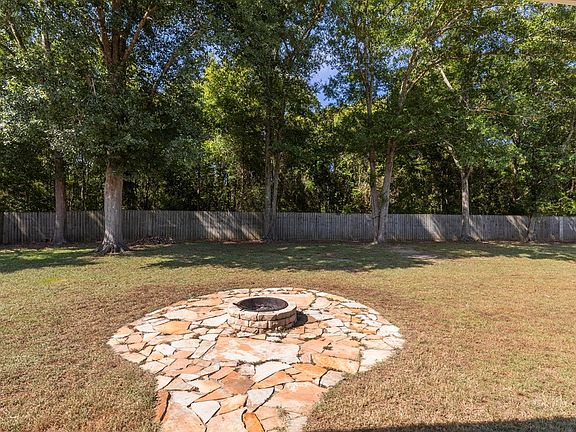 4th image of 230 Chinkapin Dr