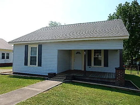 26 Circle Dr, Lincolnton, NC 28092