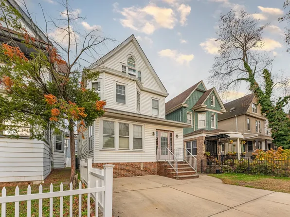 17 East 39th Street image 2 of 33