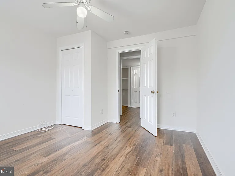 1138 W Lombard St — Photo 18