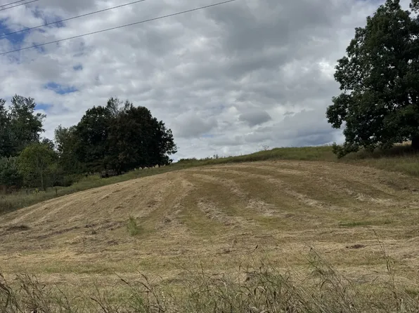 201 Perrigo Ln, Lafayette, TN 37083