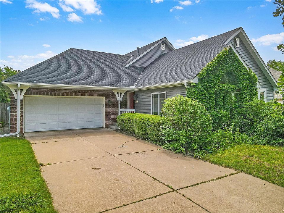 1st image of 224 Cottonwood Dr