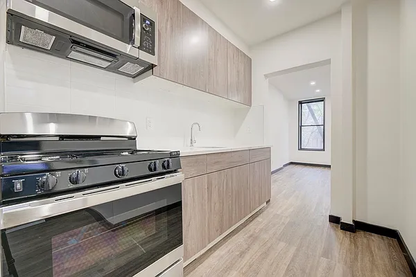 Rented by REAL New York | media 9