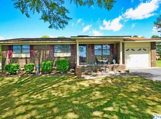 307 Star St SW, Hartselle, AL 35640