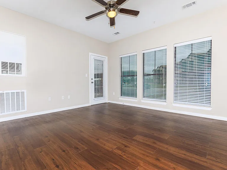 815 N Shary Blvd — Photo 27