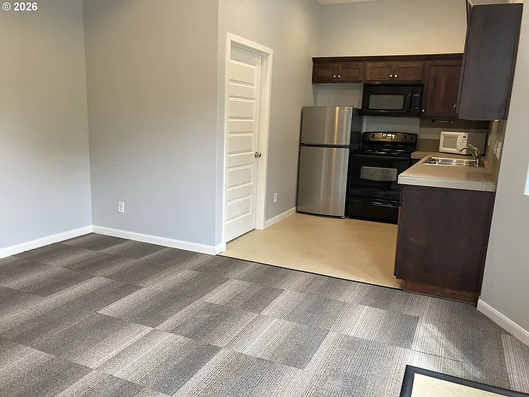3324 SE 11th Ave — Photo 4