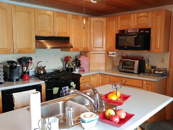5th image of 412 Rosseel St