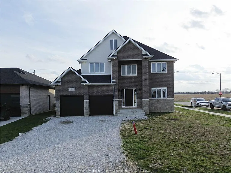 74 Dundee Dr — Photo 2