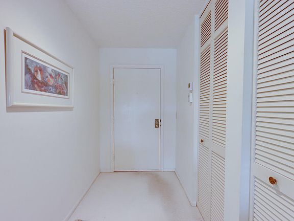 5th image of 47 Eastgate Dr APT D