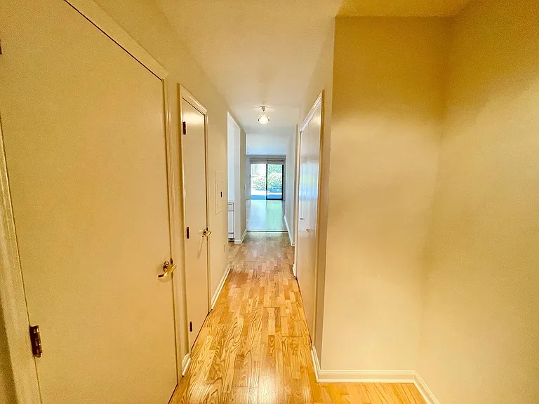 650 Chestnut St #104 — Photo 22