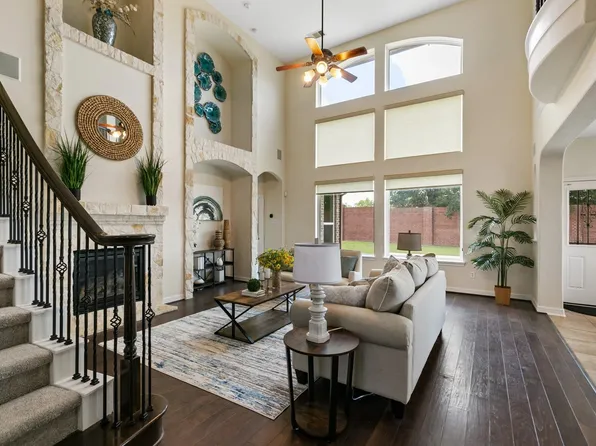 4403 Fawn Hill Ct, Sugar Land, TX 77479