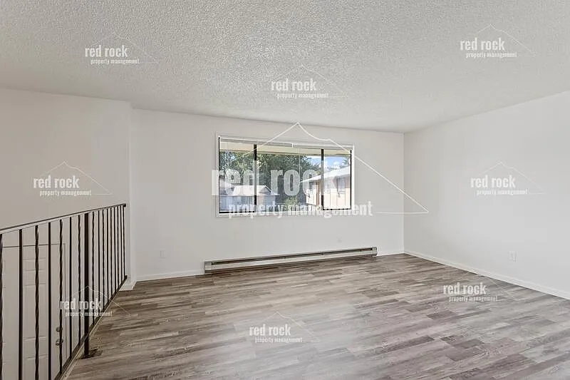 3 bed, 2.0 bath, 1450 sqft, $1,795 — Photo 3