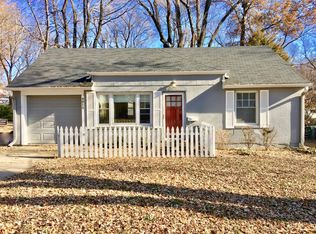 4913 Canterbury Rd, Roeland Park, KS 66205