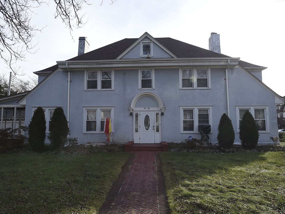1st image of 8505 105th St