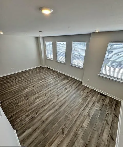 75 Continental Way — Photo 28