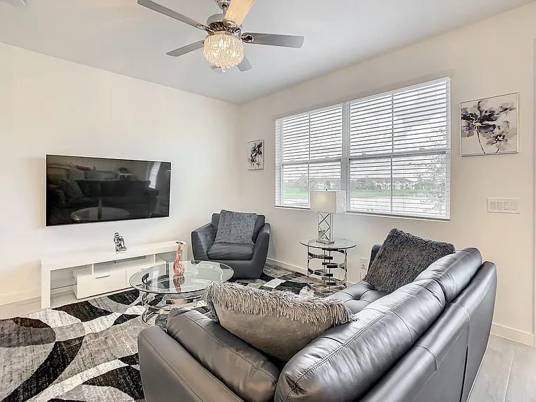 1055 Plantation Ln — Photo 32