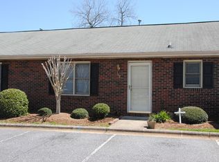 1427 19th Ave NE, Hickory, NC 28601