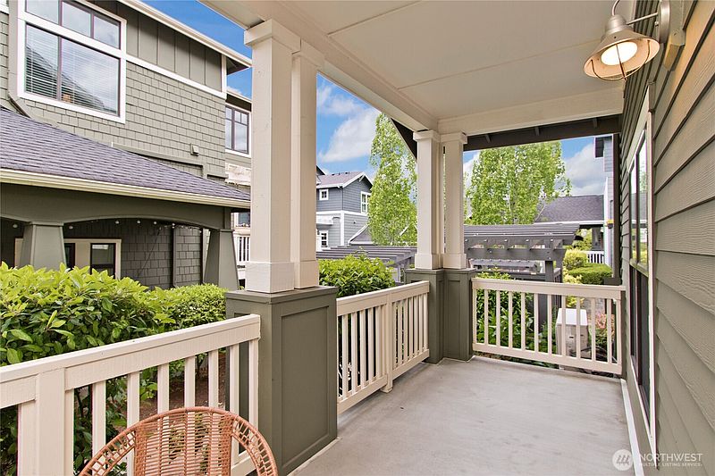 4th image of 1843 NE Kenyon Court