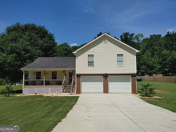 3rd image of 368 Cattlemans Cir