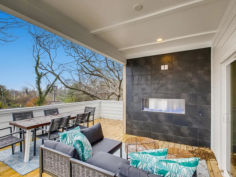 2708C Larmon Dr — Photo 28