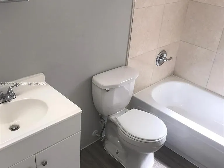 5300 NW 26th Ave #21 — Photo 10