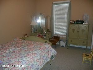 5th image of 501A Village Green Dr