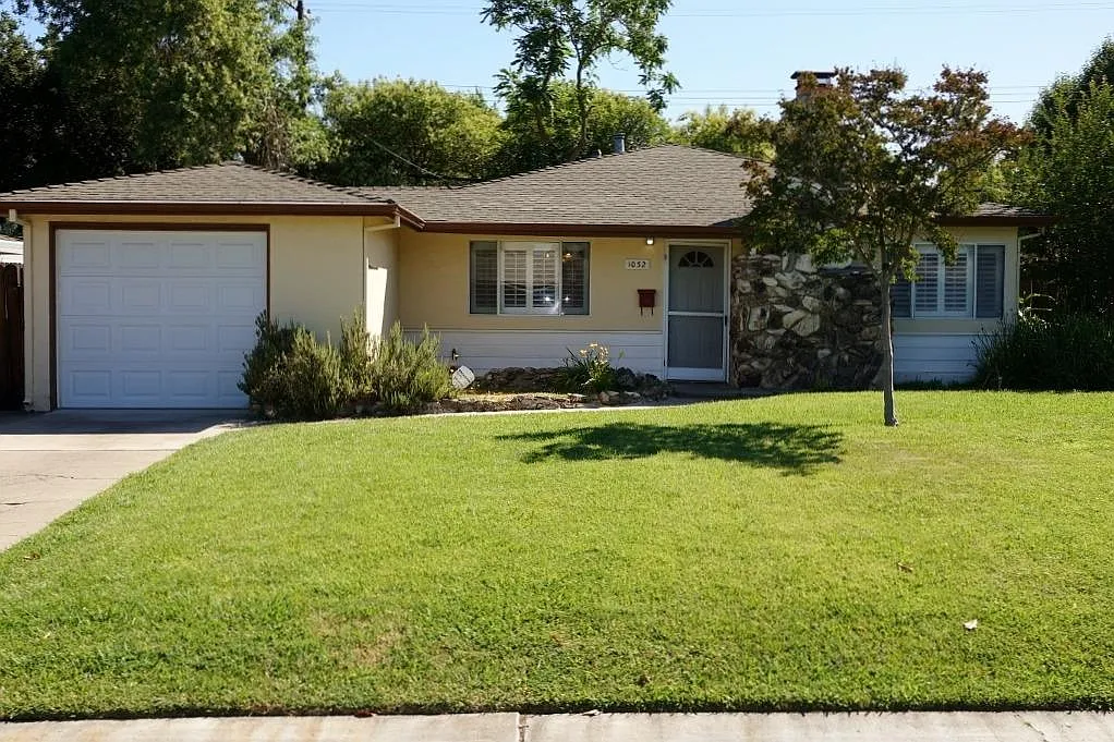 1032 Hampton Rd photo 1