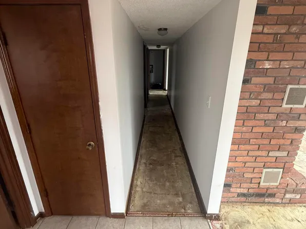 1106 W Old Plank Rd, Columbia, MO 65203