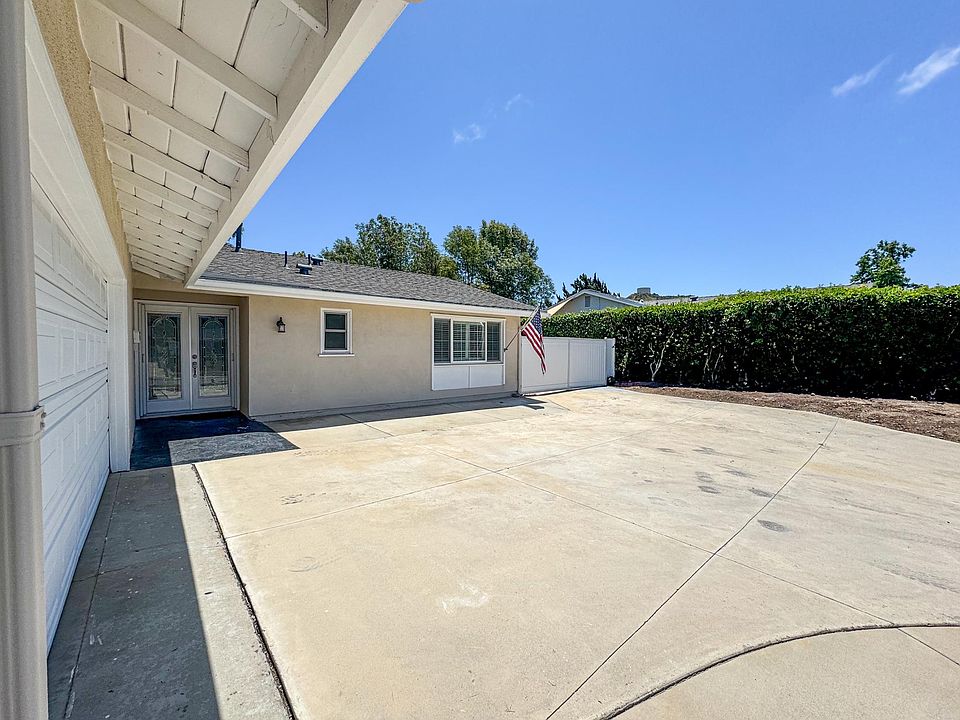 1st image of 3424 W Kimber Dr