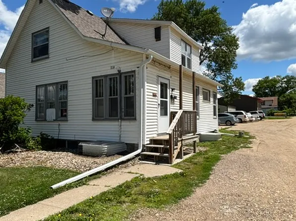 516 Medary Ave #D, Brookings, SD 57006