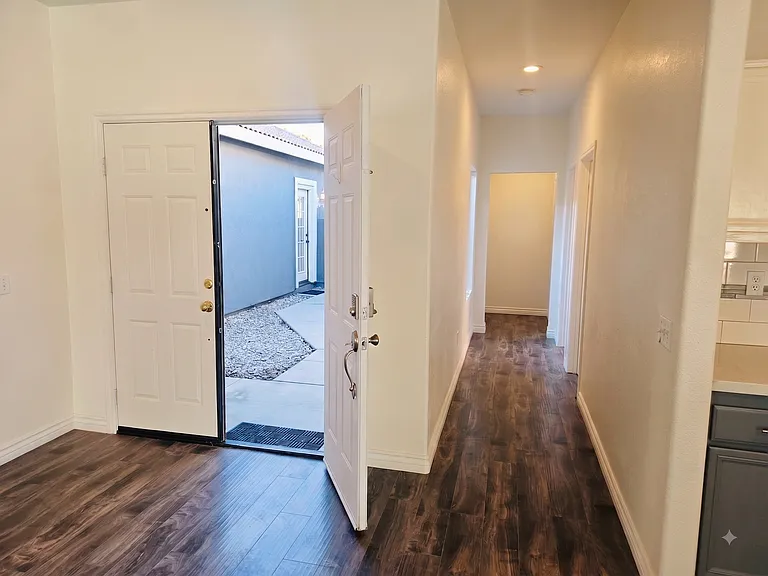 13121 Fullerton Dr — Photo 3