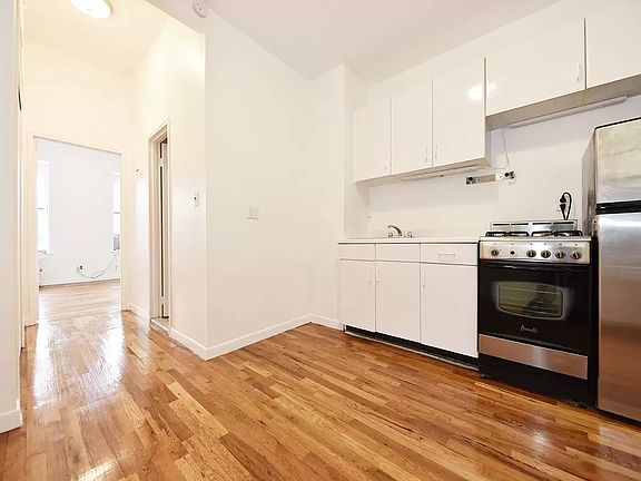 5th image of 320 W 17th St #5NW