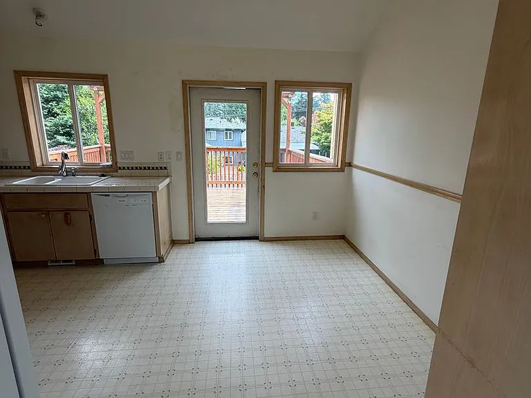 11320 SW Clifford St — Photo 6