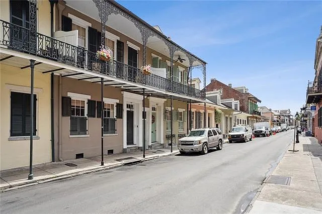 3 bed, 4.0 bath, 2740 sqft, $6,500 — Photo 2