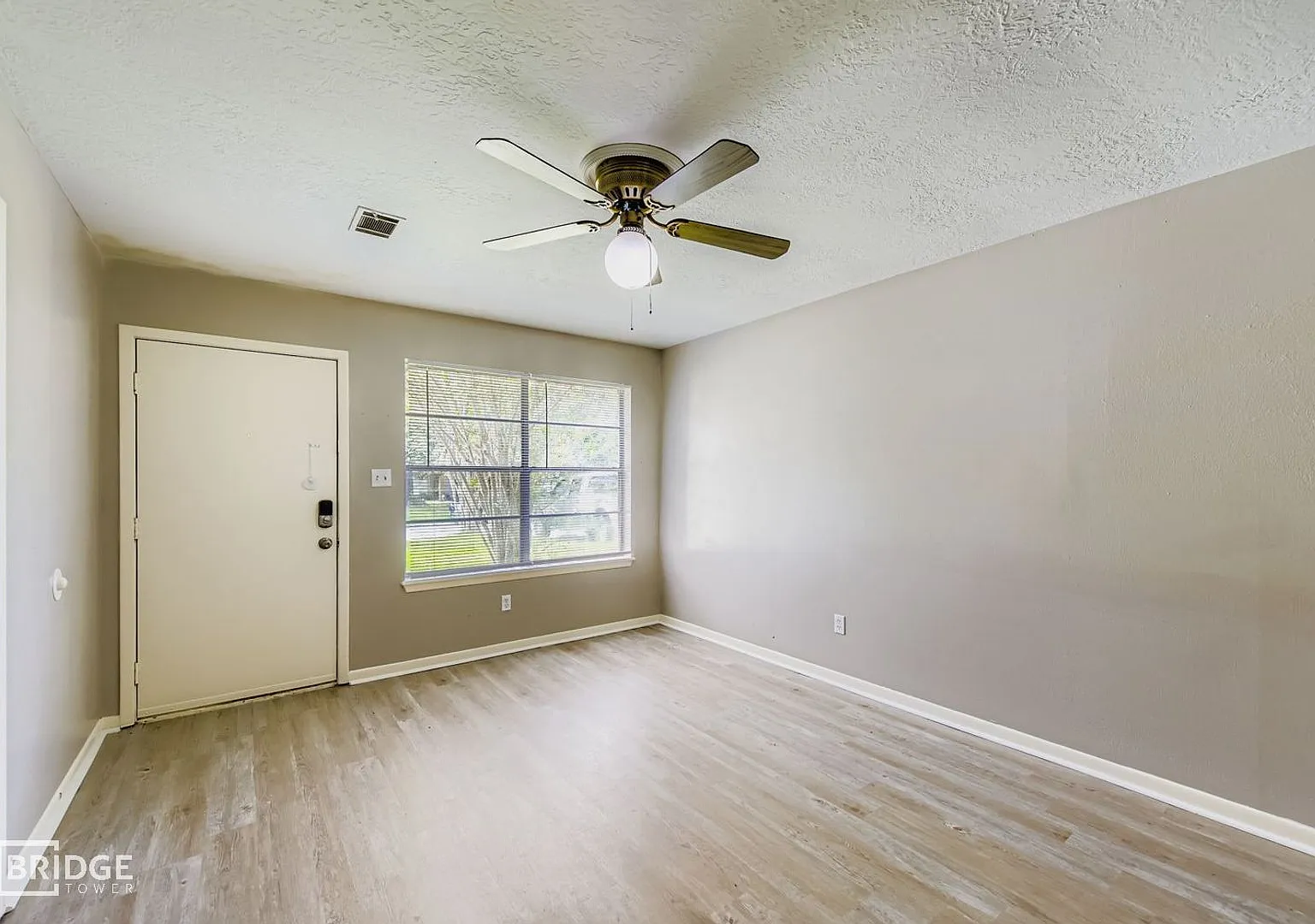 1611 Hazelwood Street Unit A — Photo 3