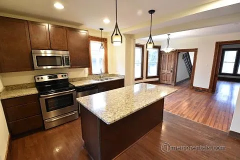 172 N Washington St — Photo 8