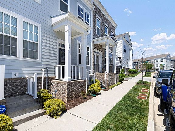 2nd image of 229 Muir Ave