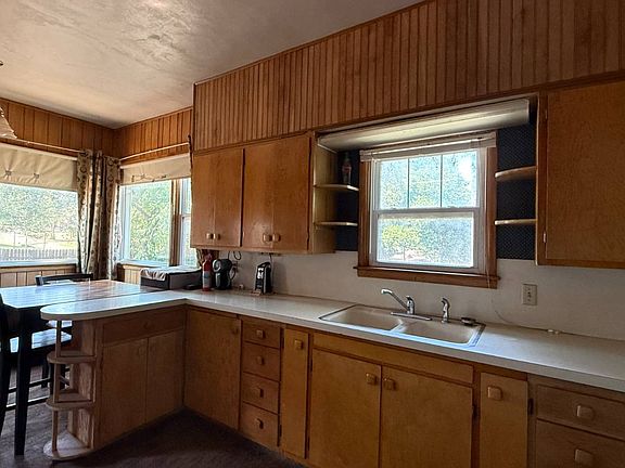 4th image of 817 12th St
