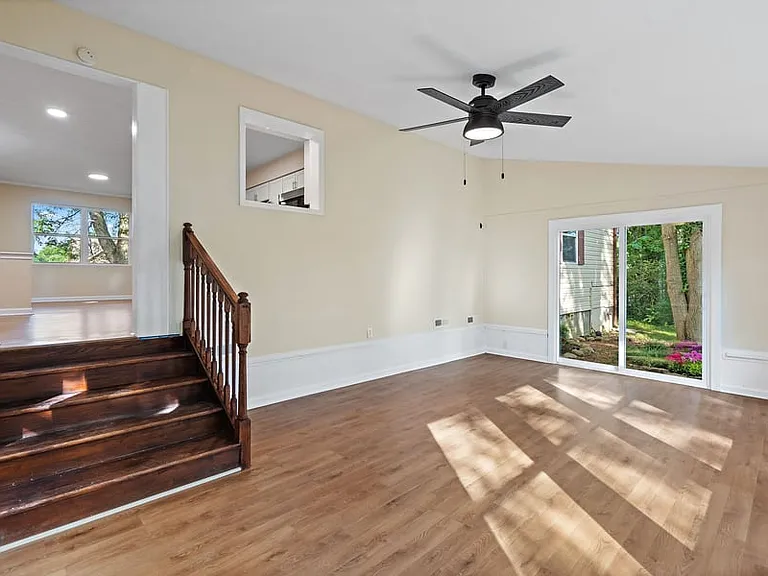 1539 White Rd — Photo 9