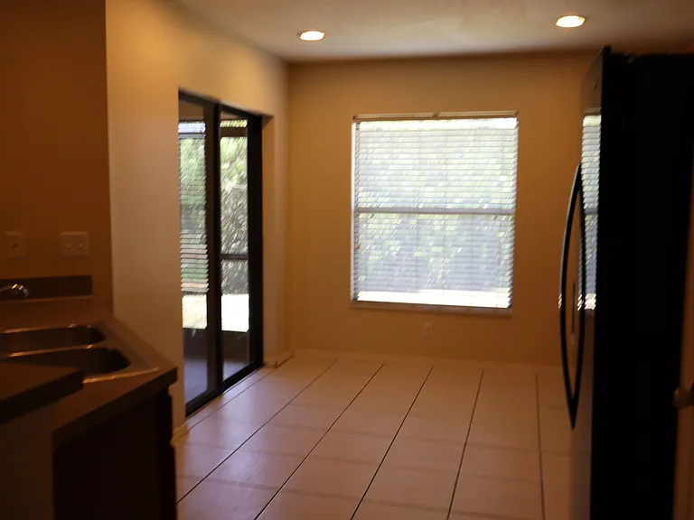 2503 Oleander Lakes Dr — Photo 6