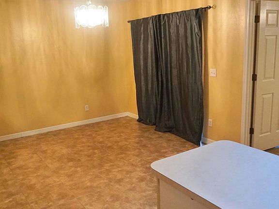 Hallway view to dining/kitchen