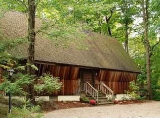 37464 Rogers Rd, Willoughby, OH 44094